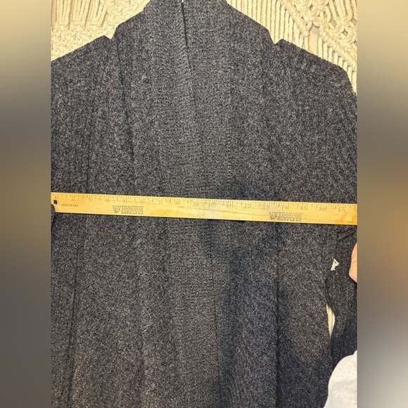 Athleta Wrap Cardigan Womens Size Small Open Sweater Gray  Ribbed Jacket Knit - Picture 3 of 7